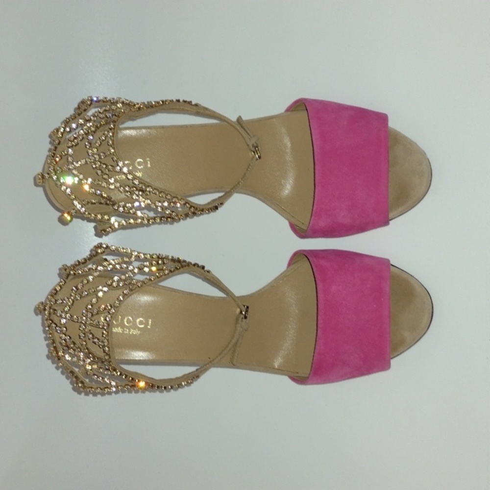 SOLD 💔 Gucci Rhinestone Pink Chainlink Heels - Picture 2 of 16